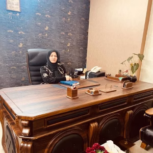 فرشته صادق بهترین وکیل زن در قم