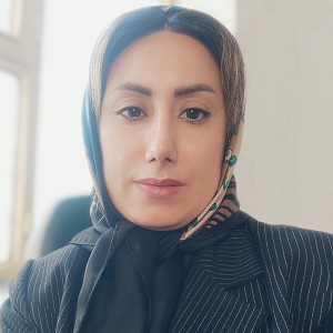 سرکار خانم رقیه قائدی وکیل ملکی در شیراز