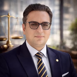 مهران دهقانی بهترین وکیل بندرعباس