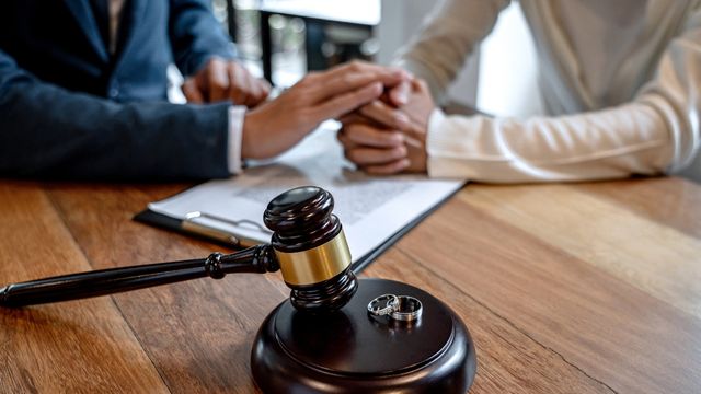 ضرورت وجود وکیل در پرونده طلاق