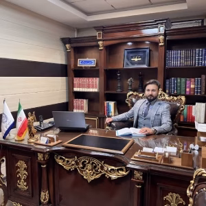 احسان کریمی بهترین وکیل همدان