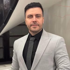 مهران اهتمام بهترین وکیل کرج