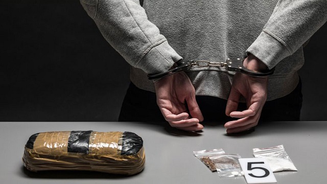 همه چیز در مورد جرایم مواد مخدر + معرفی 10 وکیل
