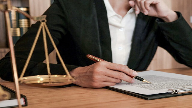تفاوت وکیل کیفری و وکیل حقوقی در چیست؟