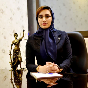 زهرا حق شناس بهترین وکیل زن در اصفهان