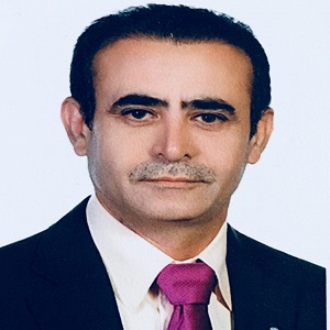  آقای محمود روشنی معز وکیل بیمه در تهران