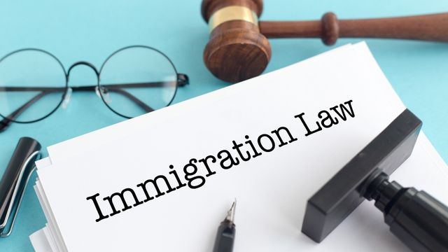 بهترین وکیل مهاجرت در کرج کیست؟