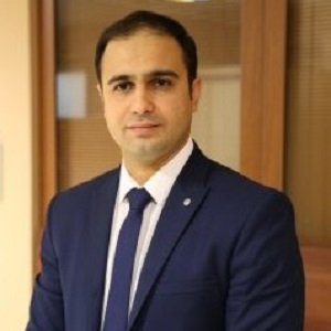  آقای امیر آذرباد وکیل حقوق تجارت در تهران