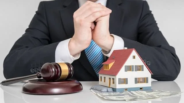 نقش وکیل در رفع ممانعت از حق