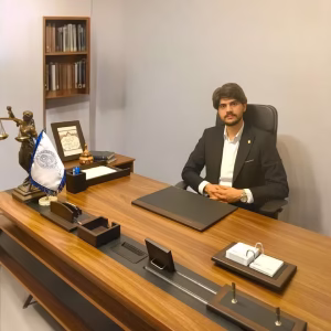 معین صادقی بهترین وکیل خمینی شهر