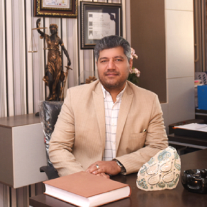 دکتر علی اصغر احمدی بهترین وکیل گلستان