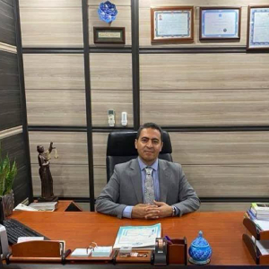 دکتر نصیر عبادپور بهترین وکیل ملکی در ایران