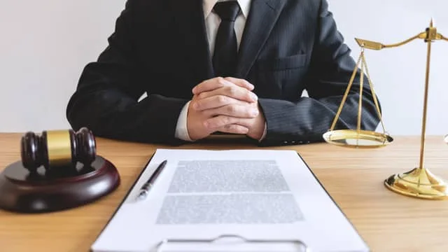 بهترین وکیل در ابهر باید چه ویژگی هایی داشته باشد؟
