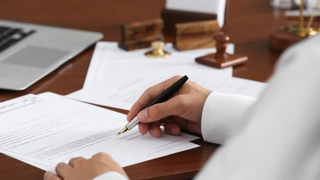 بهترین وکیل معالی آباد